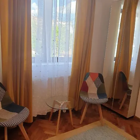 Yellow - Piata Victoriei Apartment Bucharest