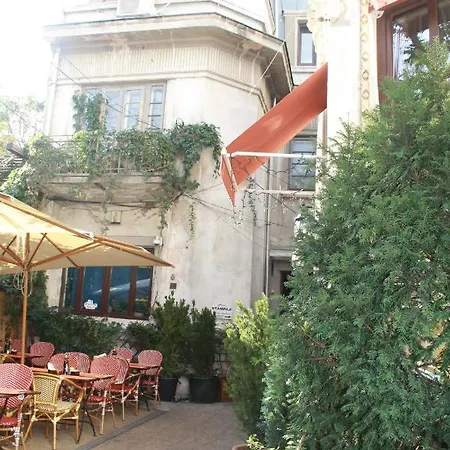 Yellow - Piata Victoriei * 布加勒斯特