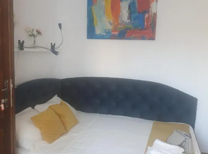 Apartament Yellow - Piata Victoriei *